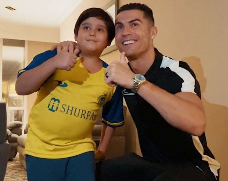 رونالدو.. تصرف نبيل تجاه طفل إيراني