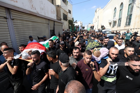 جماهير غفيرة تشيّع جثماني الشهيدين خمايسة والسعدي في جنين ومخيمها-الحياة الجديدة