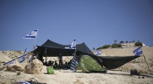 مستوطنون ينصبون خيمة وحظيرة أغنام بمسافر يطا جنوب الخليل-الحياة الجديدة