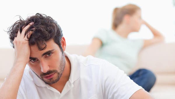 دعا الرجال للعزوف عن الزواج.. دعوات لمحاكمة فنان مصري!