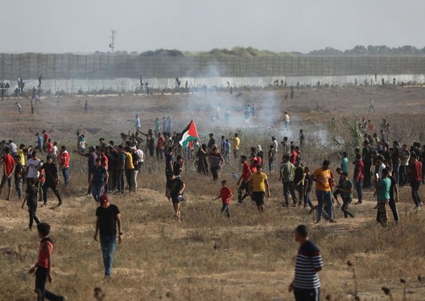 حالات اختناق إثر قمع الاحتلال مسيرات سلمية شرق غزة-الحياة الجديدة