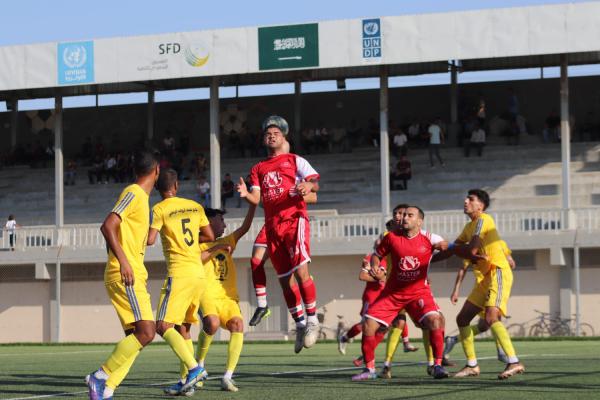 خدمات النصيرات يتفادى الخسارة وانتصار مهم لـ”ذئاب خان يونس”