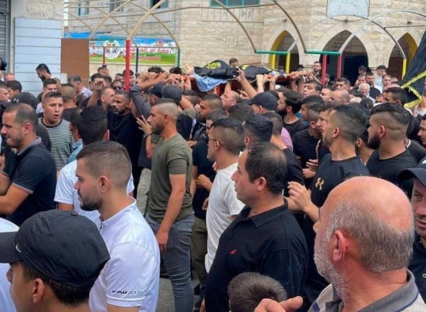 جماهير غفيرة في جنين تشيّع جثمان الشهيد الطفل عبد الله أبو الحسن-الحياة الجديدة