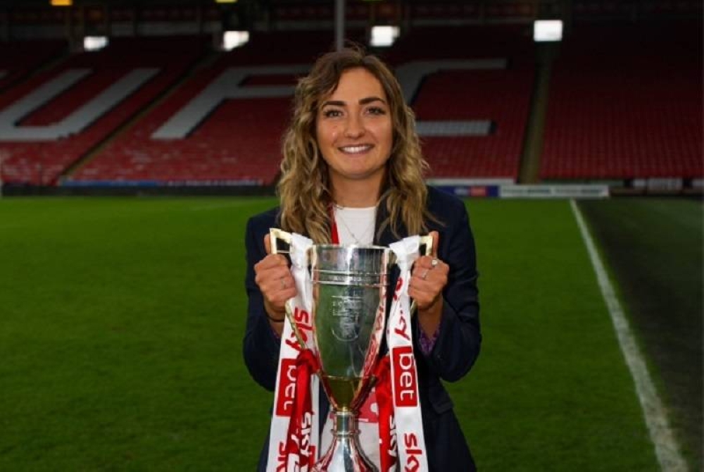 وفاة لاعبة شيفيلد يونايتد “كوزاك” عن 27 عاما