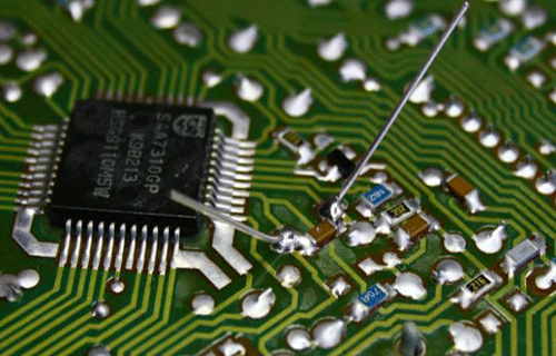 أميركا تفرض قيودا على شركات الرقائق التي تتوسع في الصين