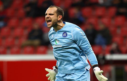 “طوشة” تكلف حارس هيرتا برلين 40 ألف يورو