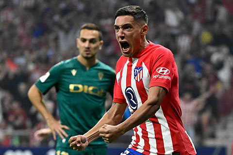 أتلتيكو يعود من بعيد لتجنب هزيمة تاريخية أمام قادش