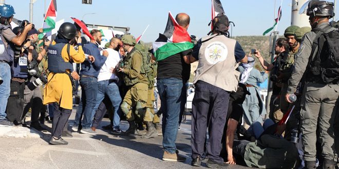 إصابة فتاة في اعتداء لقوات الاحتلال على المواطنين في الخليل-الحياة الجديدة