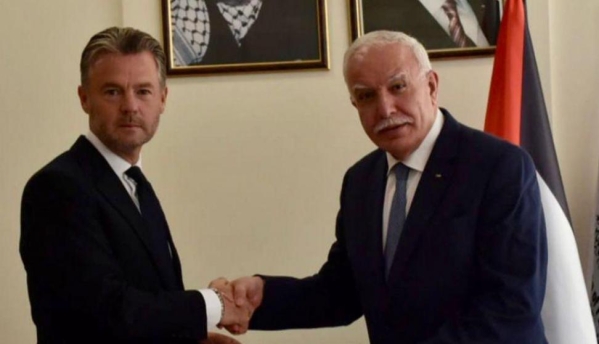 المالكي يتسلم نسخة من أوراق اعتماد ممثل جمهورية إيرلندا-الحياة الجديدة