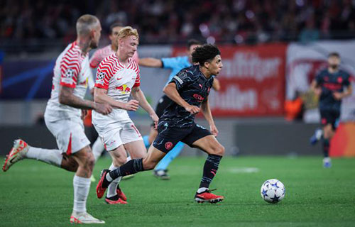 جوارديولا يثني على الفتى ريكو لويس ويتغنى بوصفه