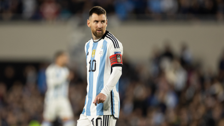 ميسي ضمن تشكيلة الأرجنتين رغم الاصابة