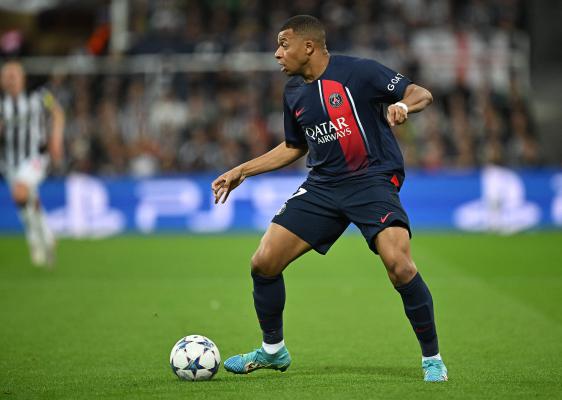 مبابي لا يمكن أن يكون راضياً عن بمستواه