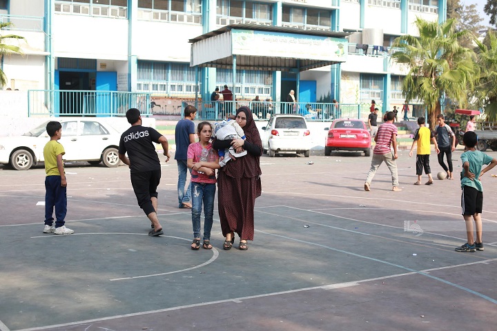 20300 مواطن نزحوا إلى مدارس “الأونروا” في قطاع غزة بسبب العدوان-الحياة الجديدة