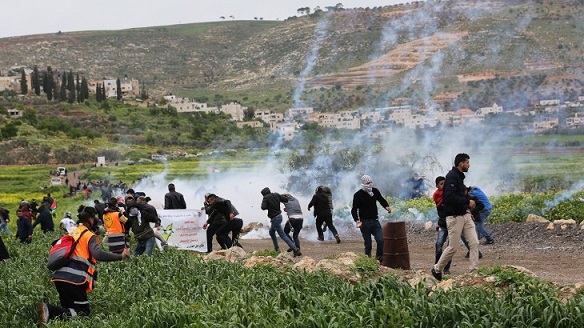 إصابات بالاختناق في مواجهات مع الاحتلال شمال بيت لحم-الحياة الجديدة