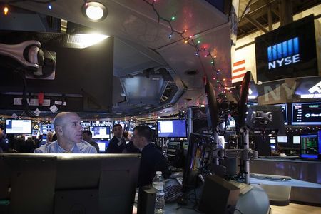 تحولات هامة بالأسواق بعد بيانات التضخم.. انقلاب اتجاه الذهب والدولار