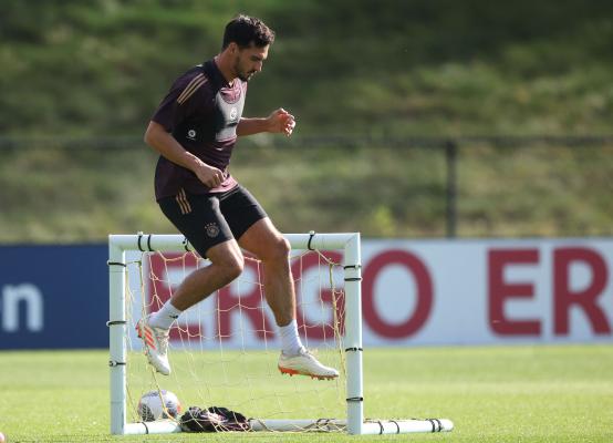 هوميلز يتطلع للعب مع المنتخب الألماني في “يورو 2024”