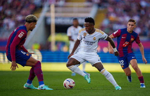 فينيسيوس يمدد عقده مع ريال مدريد حتى 2027