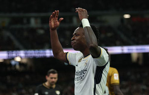 فينيسيوس يهدد حارس رايو فاليكانو