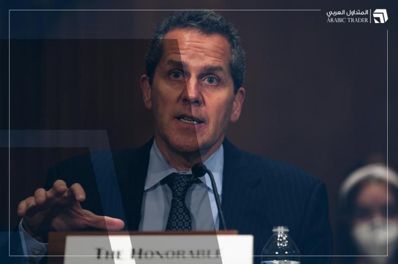 عضو الفيدرالي الأمريكي يوضح خطورة تداول العملات الرقمية المستقرة