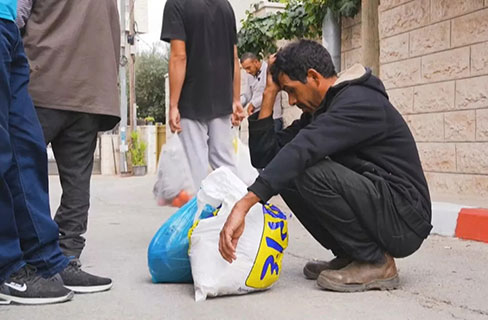 صرف مساعدة نقدية لعمال غزة في الضفة