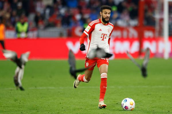 رئيس بايرن ميونيخ يحذر المغربي مزراوي من تكرار منشوره الداعم لفلسطين