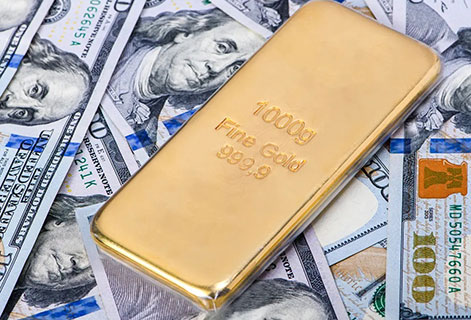 الذهب يرتفع على حساب الدولار مع انحسار التضخم