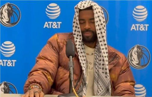 نجم كرة السلة الأميركي إيرفينغ يفاجئ الصحافيين بارتداء الكوفية الفلسطينية