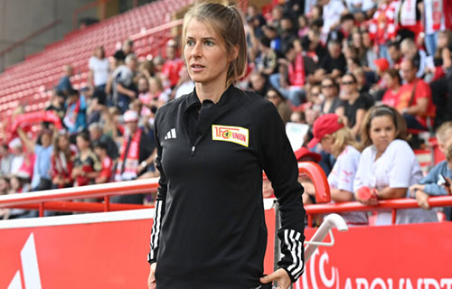 “إيتا” تسجل اسمها كأول سيدة تعمل مدربة في البوندسليغا