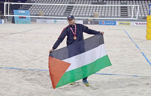 “شبح” طائرة فلسطين يهزم الـ”إف 16″