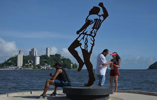 بمشاركة والدته.. البرازيل تحيي الذكرى الأولى لوفاة بيليه