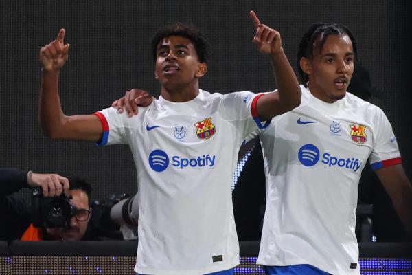 برشلونة يطيح أوساسونا ويضرب موعداً مع “الريال” في الكلاسيكو