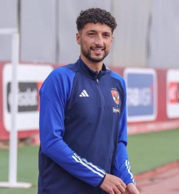 الفلسطيني وسام أبو علي فخور بارتداء قميص الأهلي المصري