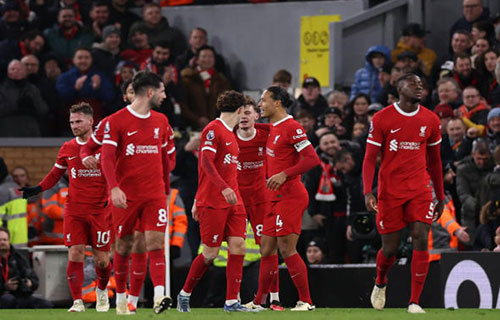 أرسنال يتحدى ليفربول وهدفه العودة للسباق على اللقب