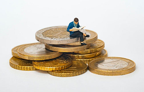 انتقادات لخبراء الاقتصاد بعد سلسلة توقعات خاطئة وفشل بتوقع الأزمات