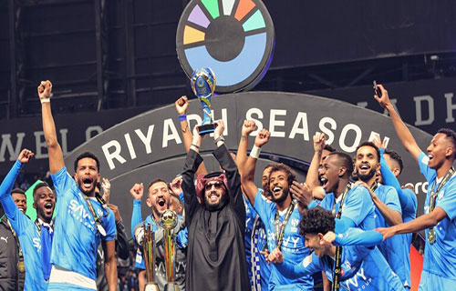 الهلال يتوج بكأس موسم الرياض على حساب غريمه النصر
