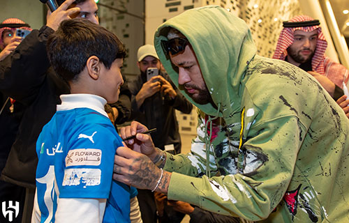 نيمار يعود إلى الرياض لاستكمال برنامجه التأهيلي