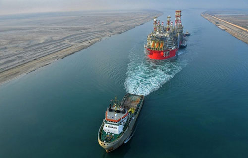 اضطراب البحر الأحمر يهبط بعائدات قناة السويس 40-50%