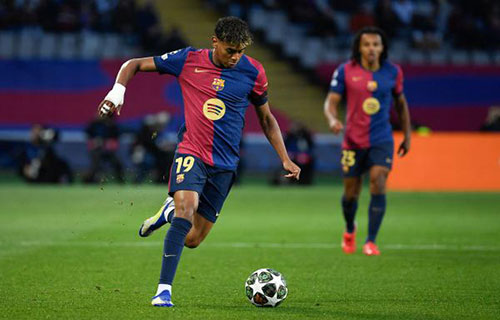 برشلونة – رويترز : أشاد معلقون “بتمريرة مذهلة” قدمها الأمين…