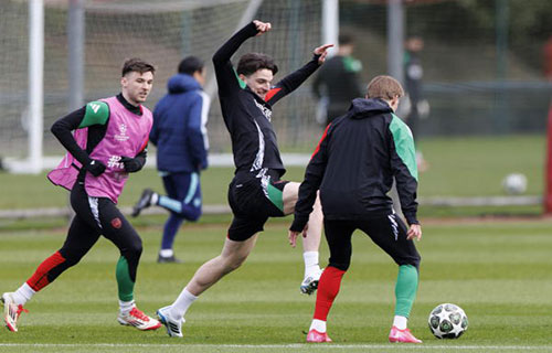 لندن-(أ ف ب) : يخوض مانشستر سيتي الطامح لاستعادة مركزه…