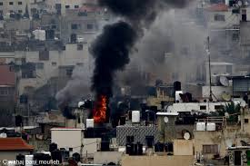 أحرقت قوات الاحتلال الإسرائيلي اليوم الثلاثاء، عددا من منازل المواطنين…