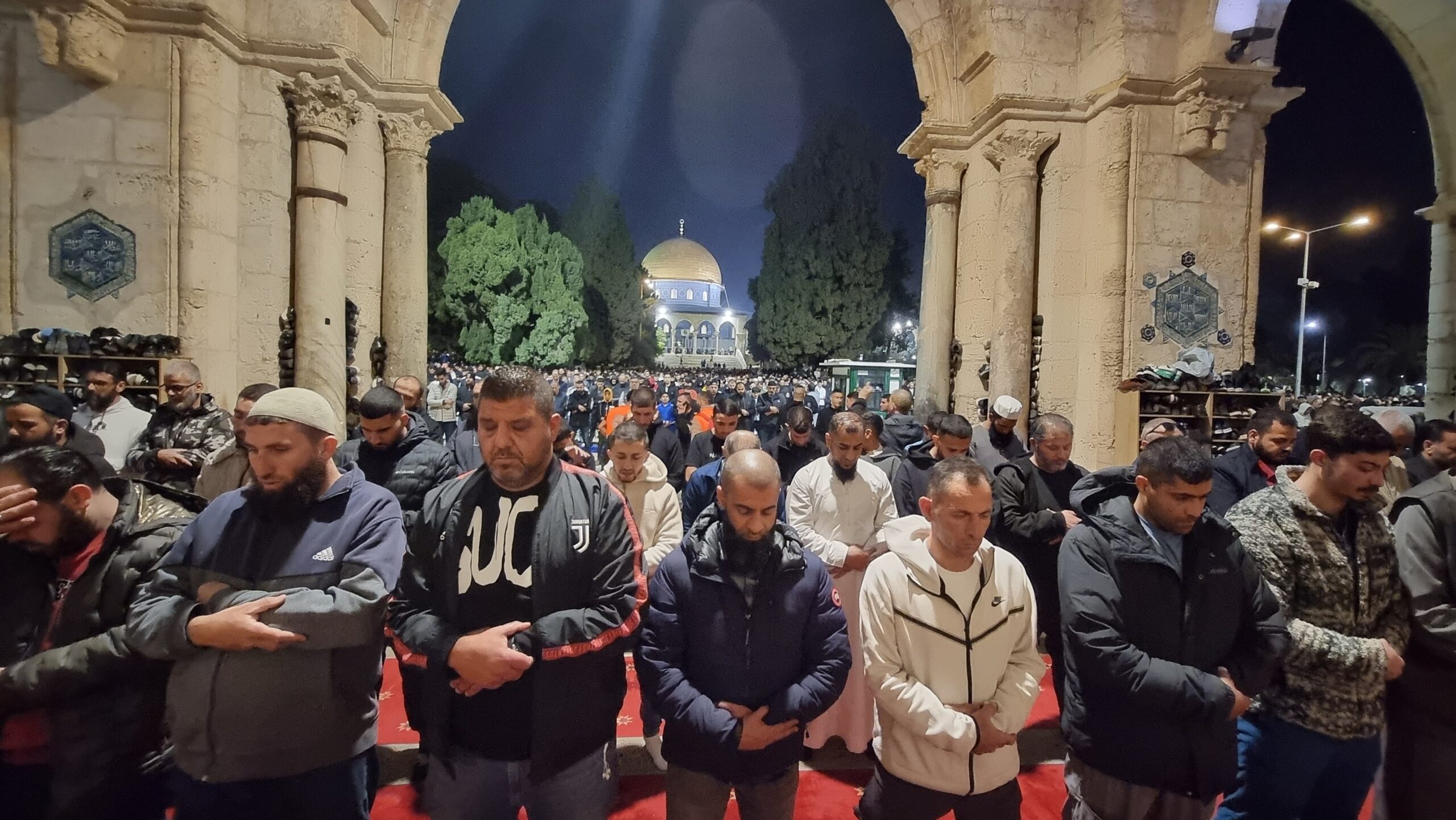  أدى 60 ألف مصل، مساء اليوم الثلاثاء، صلاتي العشاء والتراويح…