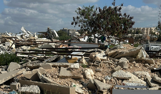 النقب -الحياة الجديدة- هدمت السلطات الإسرائيلية، اليوم الأربعاء، 10 منازل…