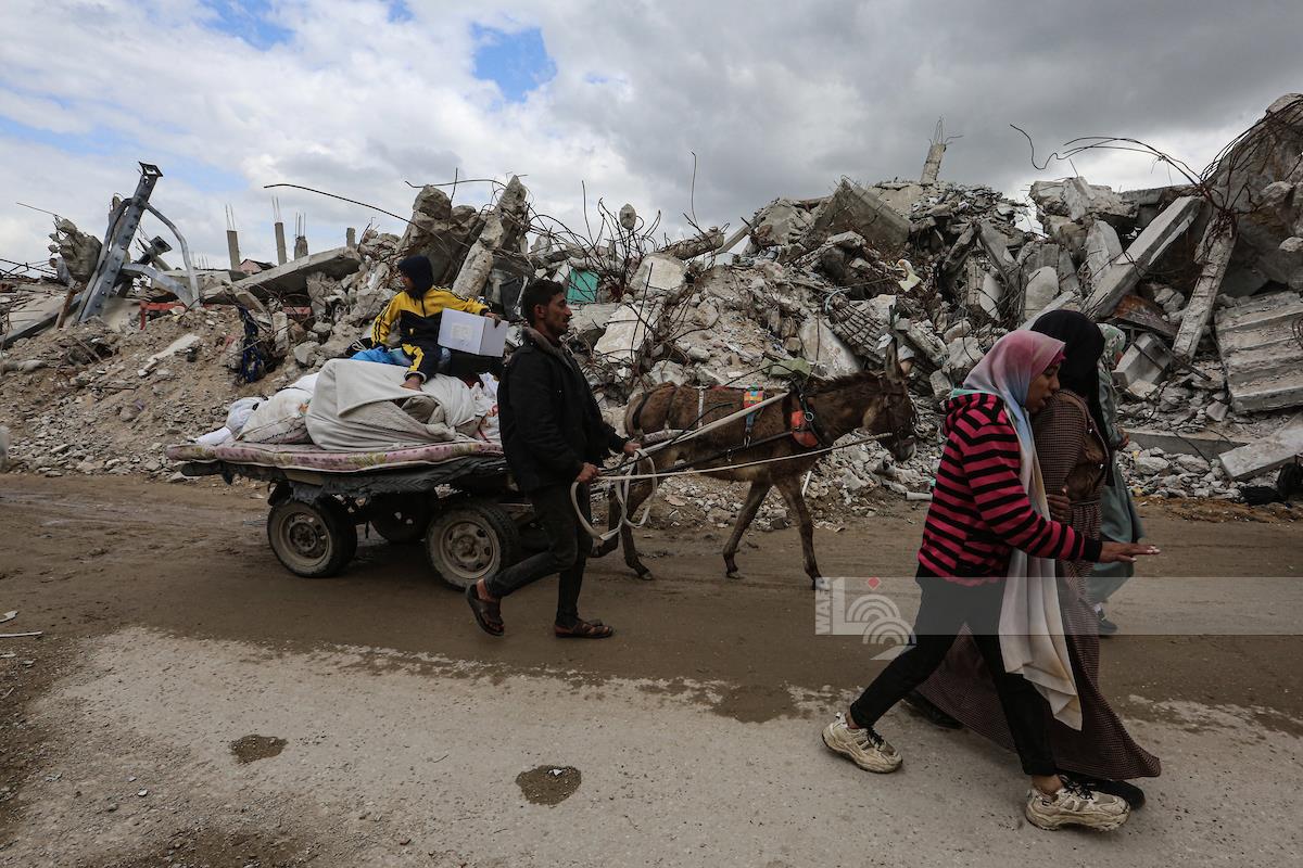 غزة -الحياة الجديدة- تقدمت آليات الاحتلال الإسرائيلي، صباح اليوم الجمعة،…
