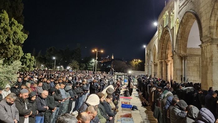  أدى آلاف المواطنين صلاتي العشاء والتراويح في اليوم الـ 22…