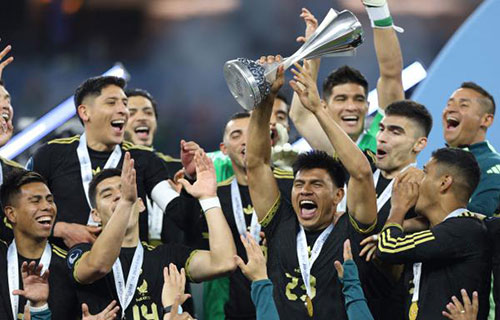 نيويورك -(د ب أ) : توج منتخب المكسيك بلقب دوري…