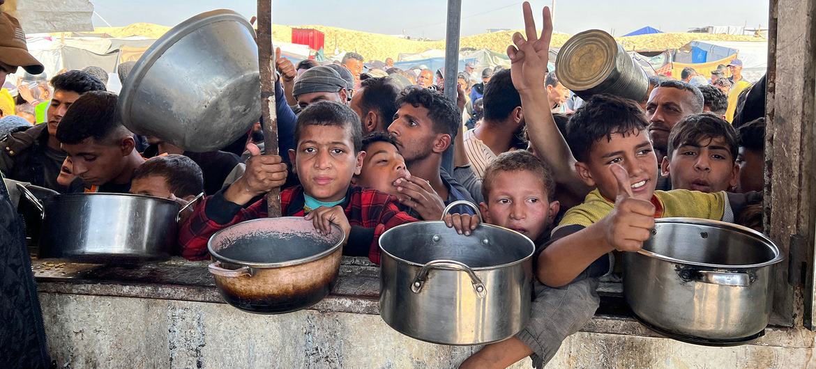 أكد برنامج الأغذية العالمي، اليوم السبت، “الحاجة الماسة إلى وصول…