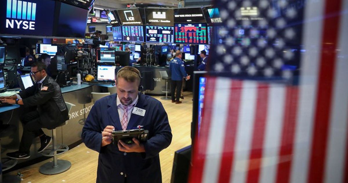 عاصفة في “وول ستريت”: خسائر ضخمة تضرب أسهم التكنولوجيا الكبرى