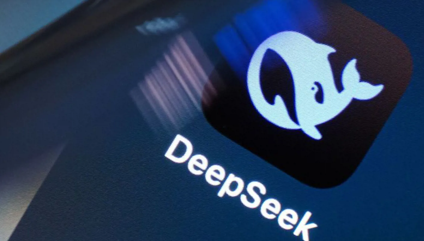 “ديبسيك” وجامعة تسينغهوا يطوران نماذج ذكاء اصطناعي قابلة للتحسين الذاتي