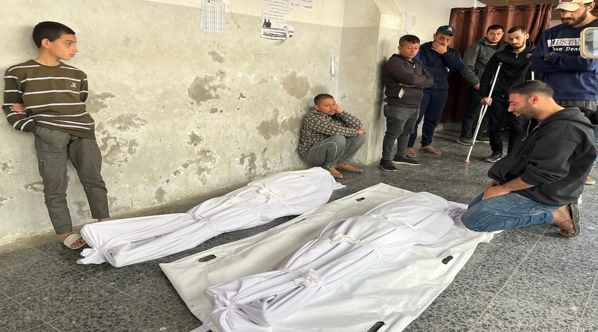  استشهد 6 مواطنين، بينهم 3 أطفال، مساء اليوم الثلاثاء، في…