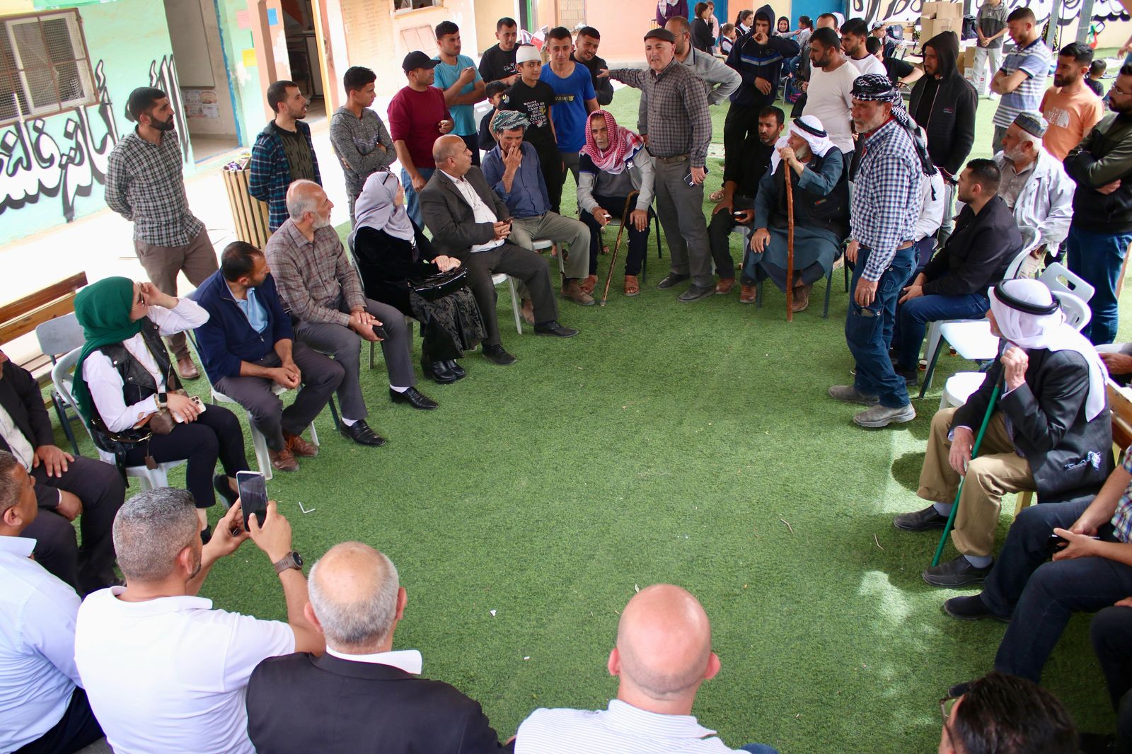 ثمن محافظ الخليل خالد دودين، صمود المواطنين في مسافر يطا…